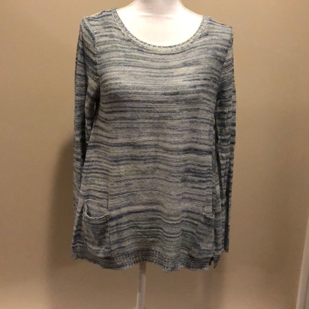 89th & Madison Blue & White Light Crewneck Sweater